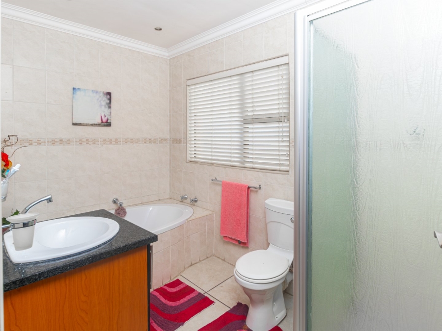 4 Bedroom Property for Sale in Birdwood Estate North West